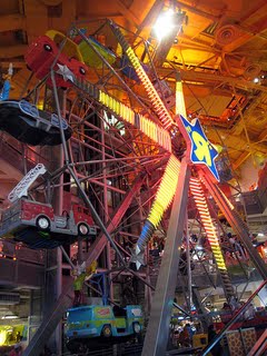 New York City Toys R Us Ferris Wheel